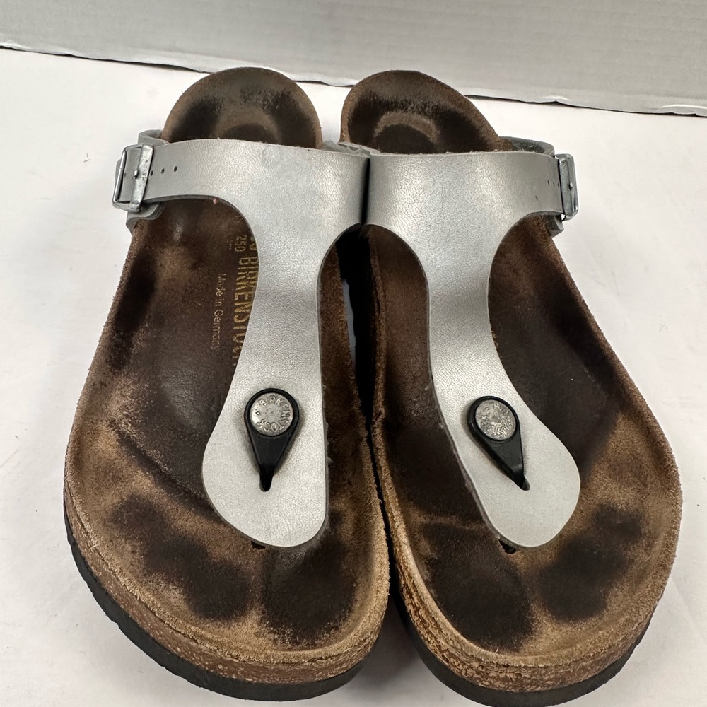 Birkenstock Gizeh Silver Sz 8-8.5‎ - Picture 2 of 6